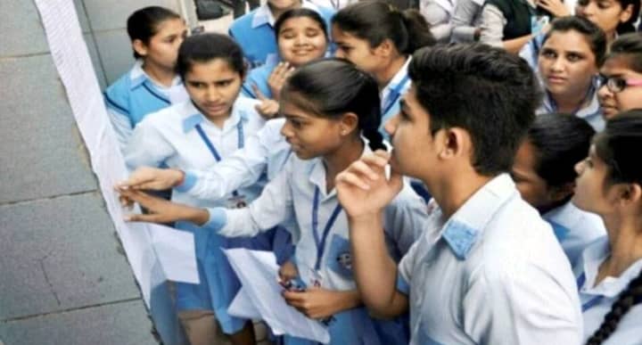 மகாராஷ்டிர மாநில இடைநிலை மற்றும் மேல்நிலைக்கல்வி வாரியம் 2026-ஆம் ஆண்டுக்கான 10-ஆம் வகுப்பு பொதுத்தேர்வு முடிவுகள் வெளியீடு; 92.09% மாணவர்கள் தேர்ச்சி!