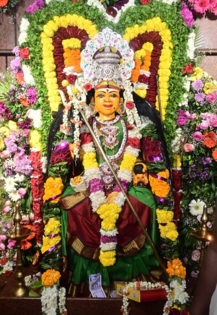 வில்லே பார்லே நேருநகர் ஸ்ரீ மகா காளியம்மன் கோவில் திருவிழா: பக்தி பரவசத்துடன் நடைபெற்ற வழிபாடுகள்