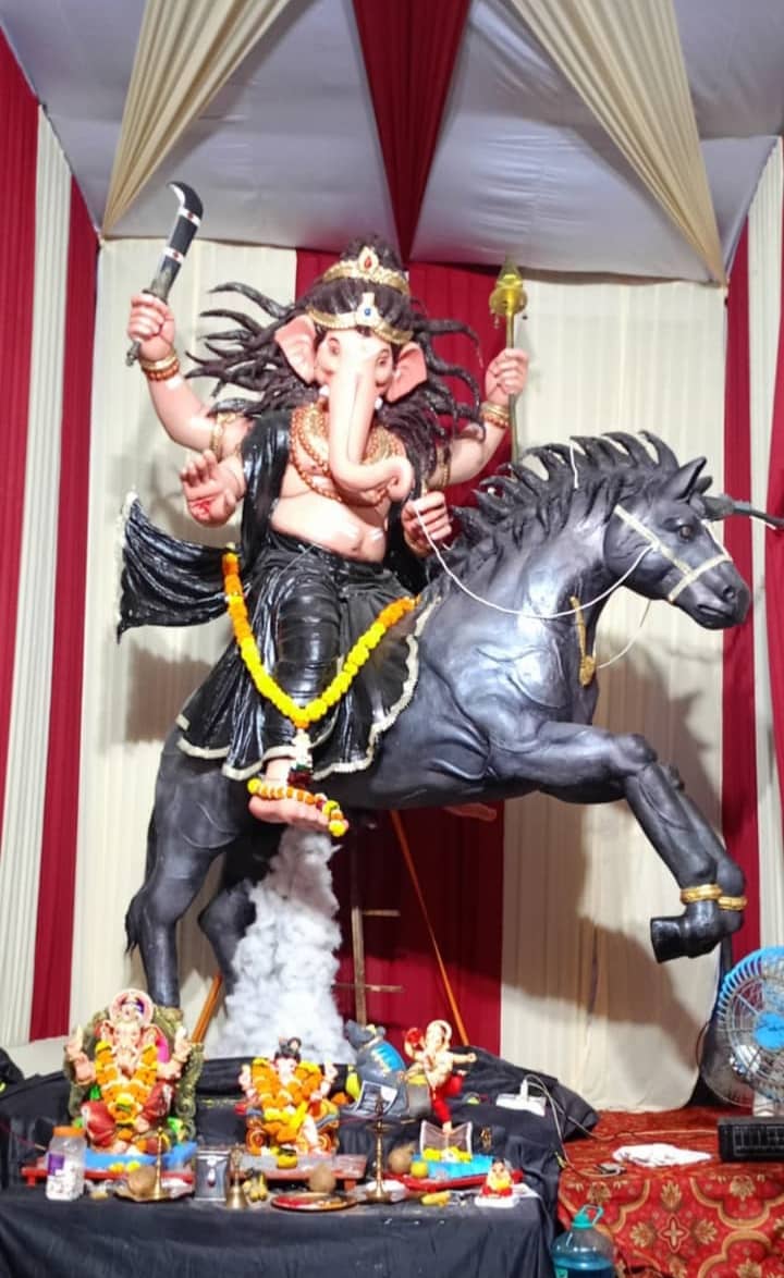 மால்வாணி சுவாமிநகரில் கருப்பசாமி உருவத்தை போன்று 14 அடி விநாயகர் சிலை!